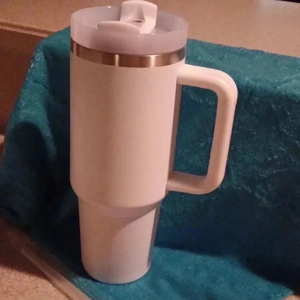 > New GuideWell 40 oz tumbler with towel and drawstring backpack